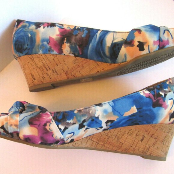 Moda Reflex Floralr Printed Wedge - Picture 3 of 3